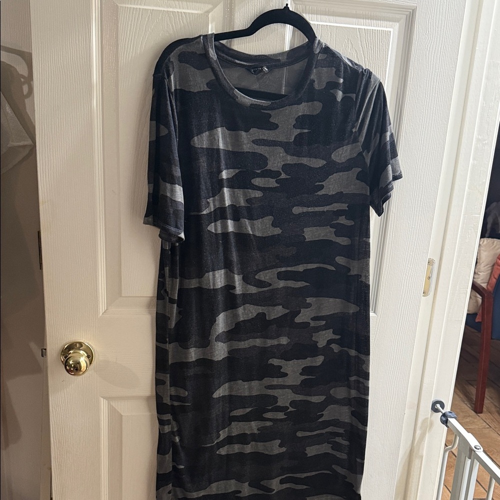 Lucky Brand Black & Gray Camo Short Sleeve Midi Dress
